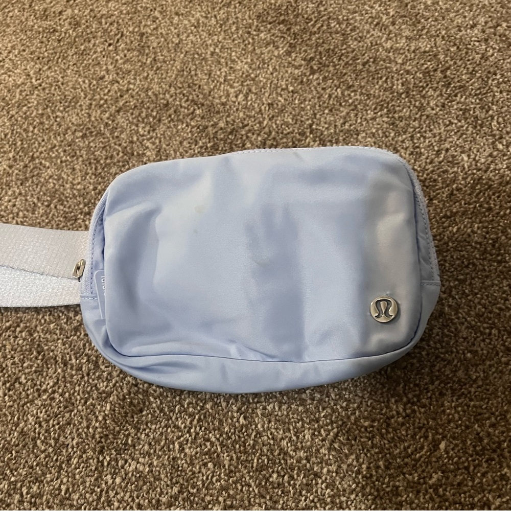 Lululemon Everywhere Belt Bag 1L Pastel Blue